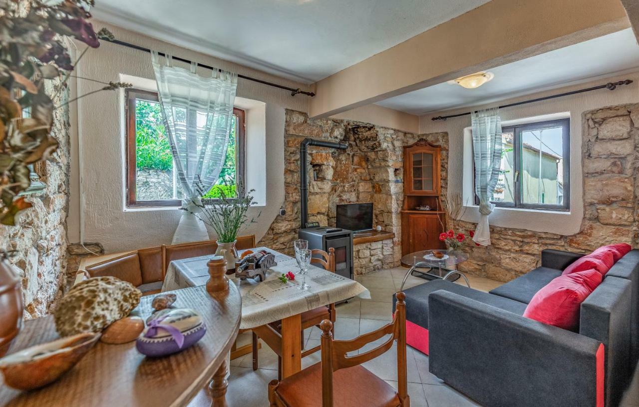 메덜린 Stone House Histria 빌라 외부 사진